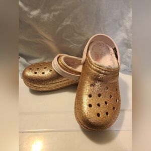 Child lined crocs C13